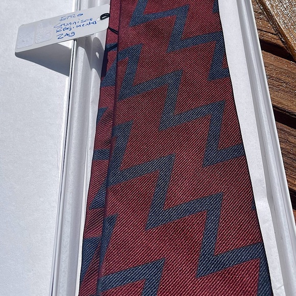 🔥POWER & CLASSIC🔥🆕💯% ETRO AUTHENTIC ZIG ZAG REGIMENTAL MOTIF TIE🎁 - Picture 5 of 14